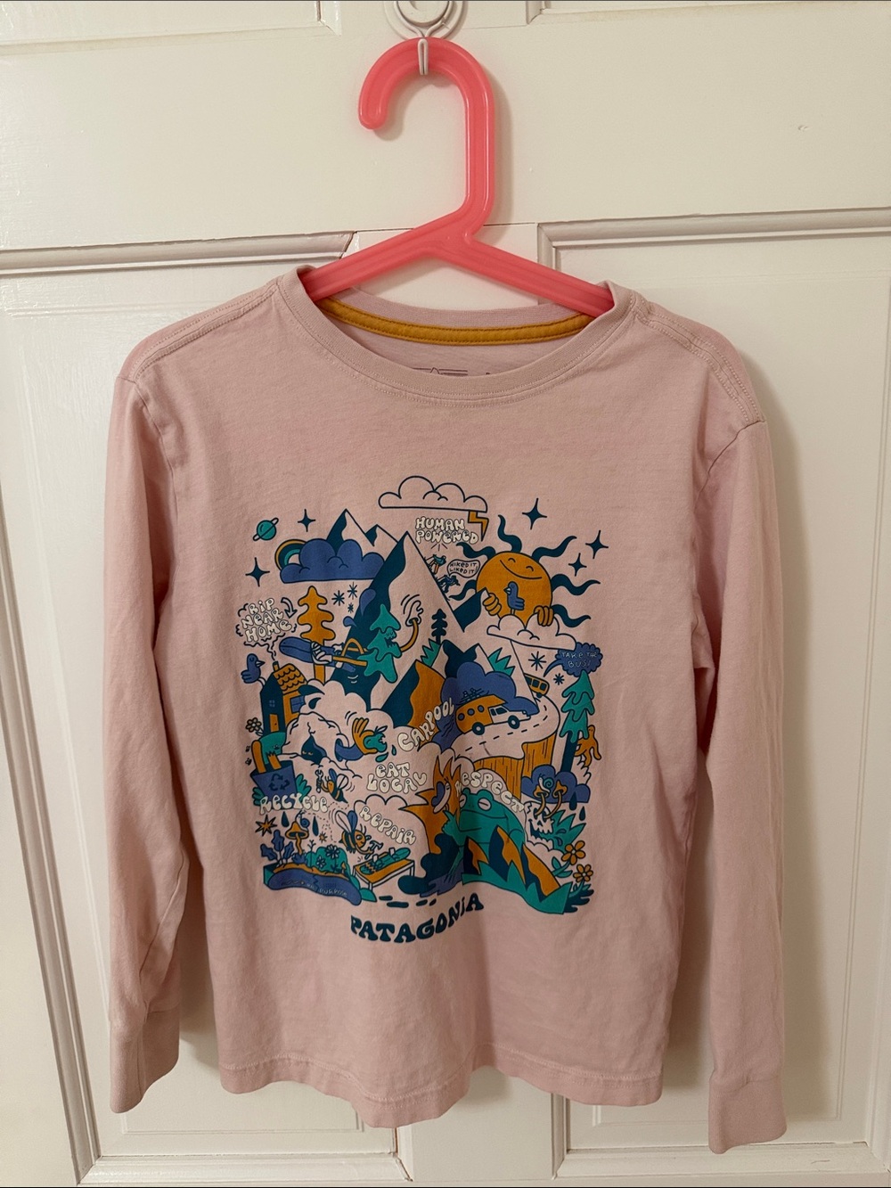 Patagonia Girls Light Pink Long-Sleeve Graphic Tee (XS/size 5-6)